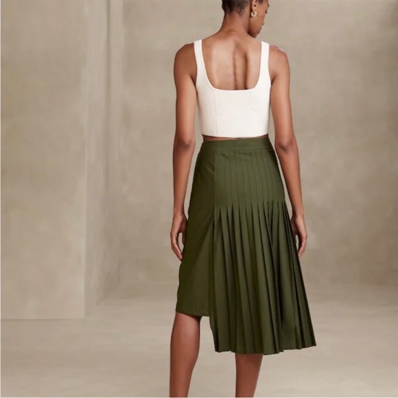 Pleated Midi Skirt- olive - Picture 2 of 2